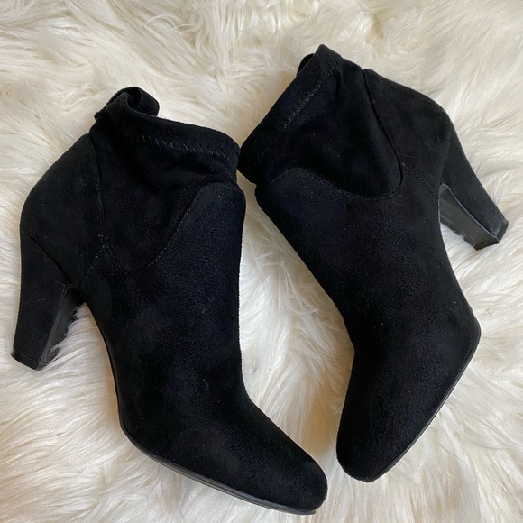 BCBGENERATION Delilah Black Faux Suede Heeled Booties 7 - Picture 2 of 8